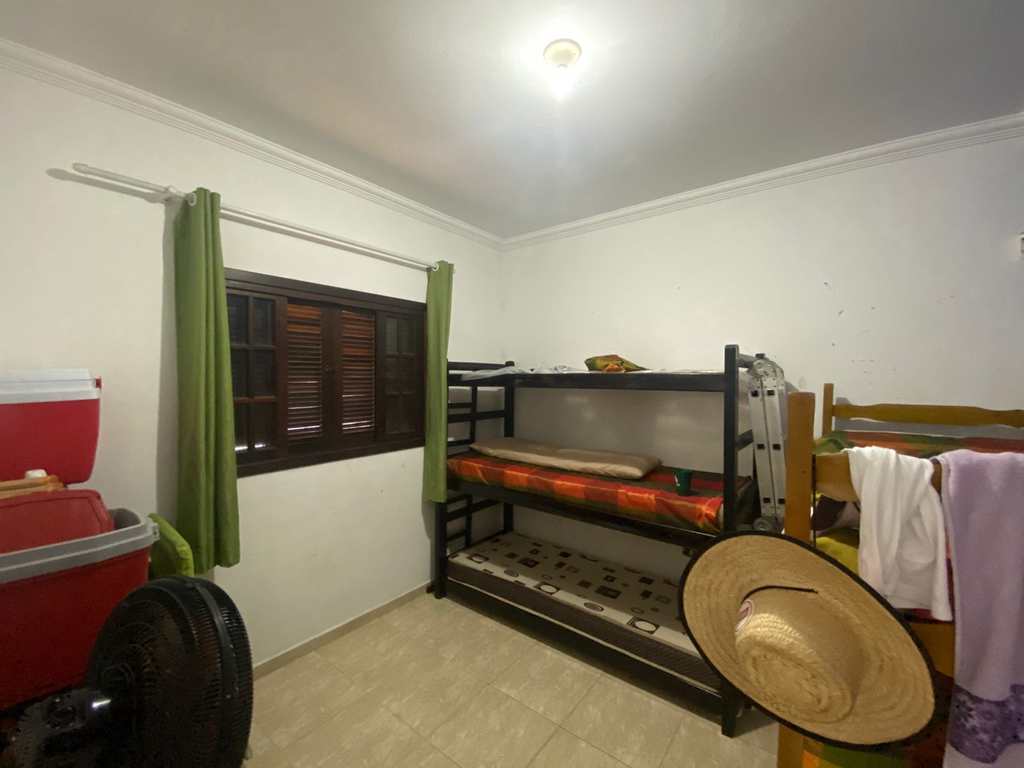 Casa em Itanhaém, no bairro Jardim Suarão