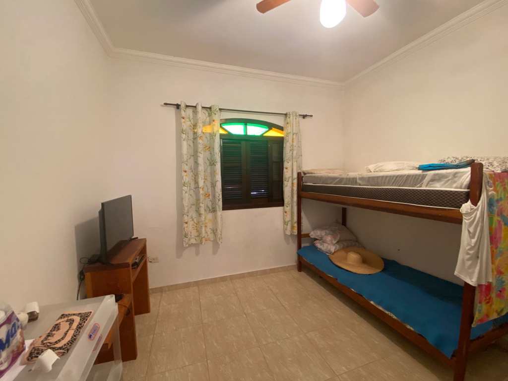 Casa em Itanhaém, no bairro Jardim Suarão
