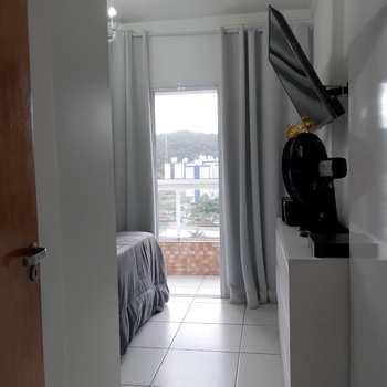 Apartamento em Praia Grande, bairro Canto do Forte