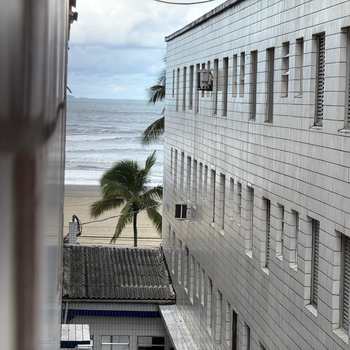 Apartamento em Praia Grande, bairro Guilhermina