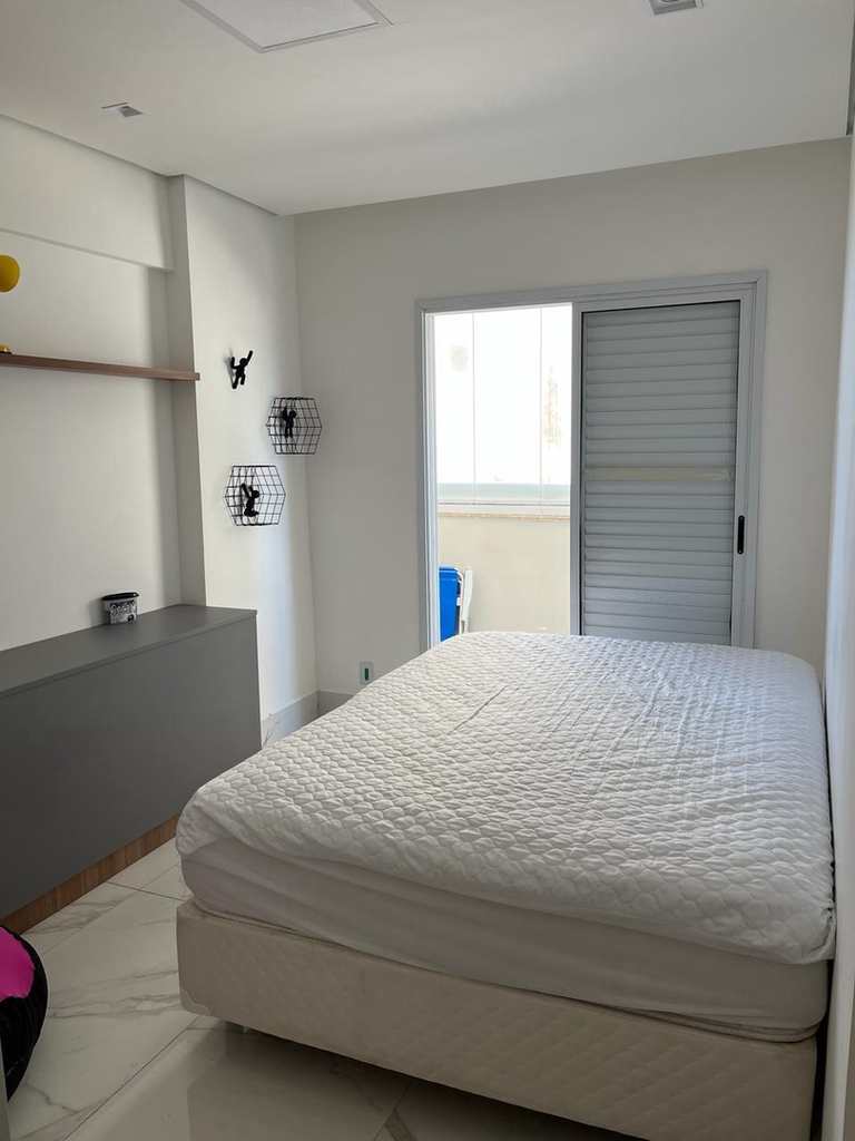Apartamento em Praia Grande, no bairro Real