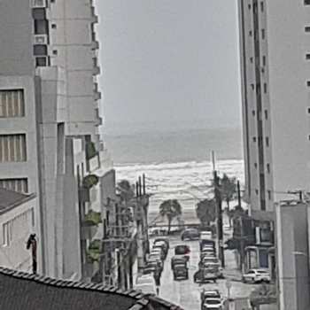 Apartamento em Praia Grande, bairro Boqueirão