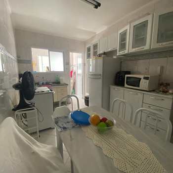 Apartamento em Praia Grande, bairro Guilhermina