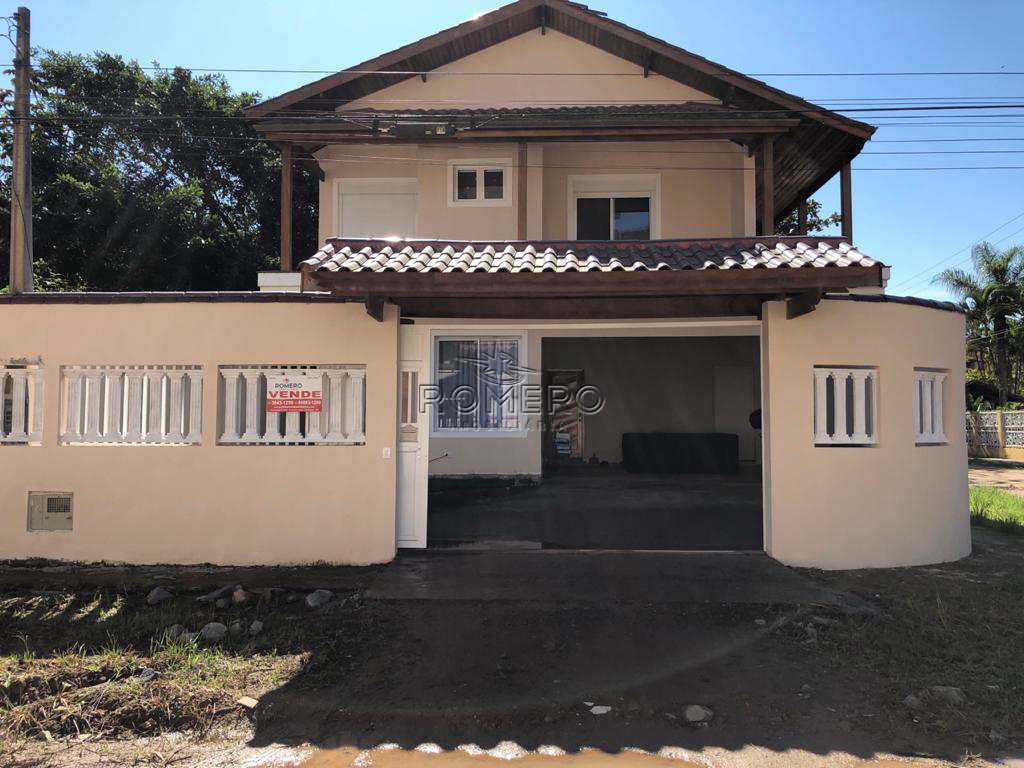 Casa em Ubatuba, no bairro Praia da Maranduba
