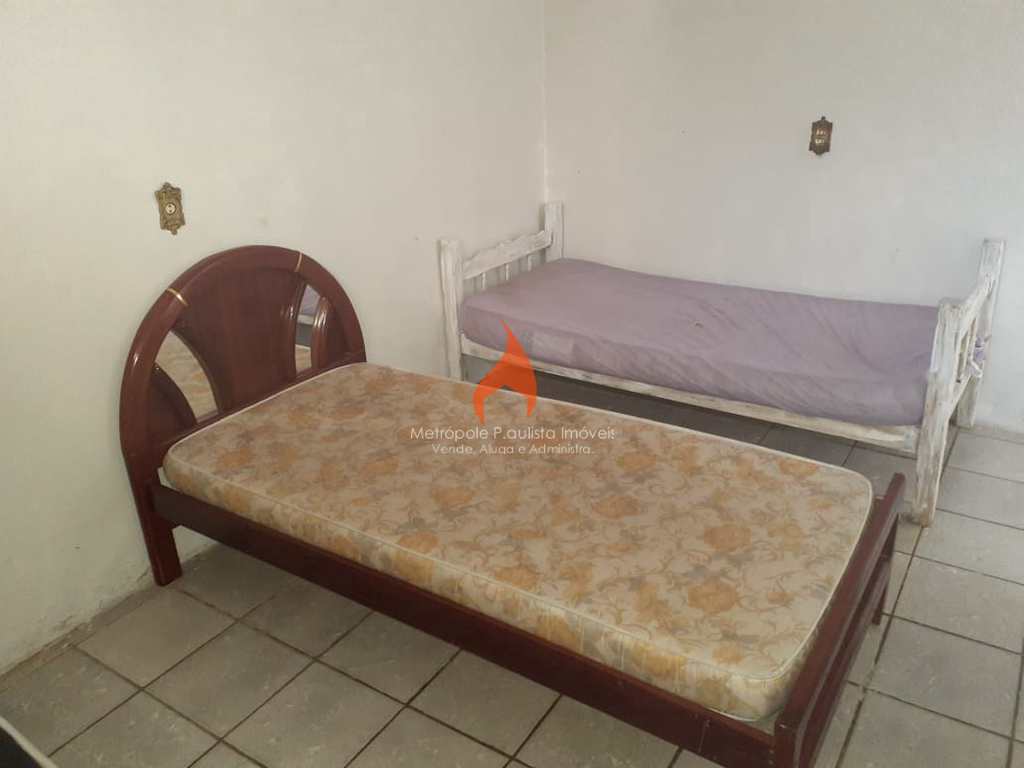 Casa em Mongaguá, no bairro Balneário Flórida Mirim