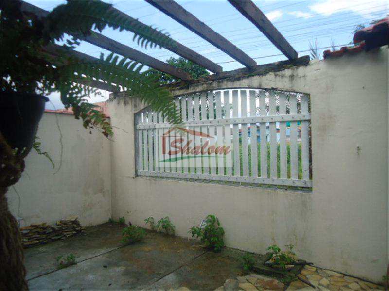 Sobrado em Caraguatatuba, no bairro Jardim Jaqueira