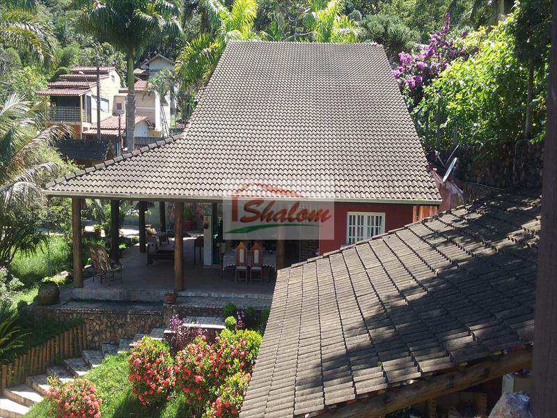 Casa em Caraguatatuba, no bairro Jardim Terralão