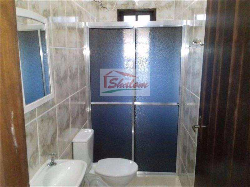 Casa em Caraguatatuba, no bairro Massaguaçu