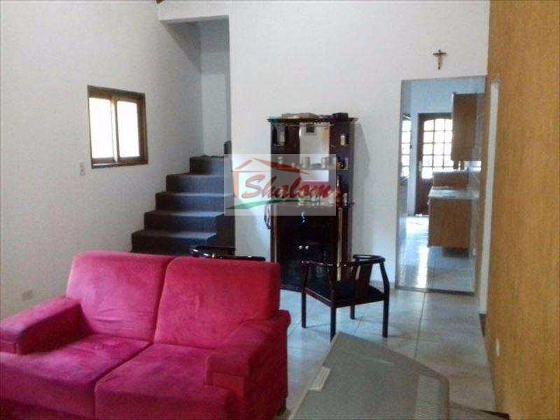Casa em Caraguatatuba, no bairro Massaguaçu