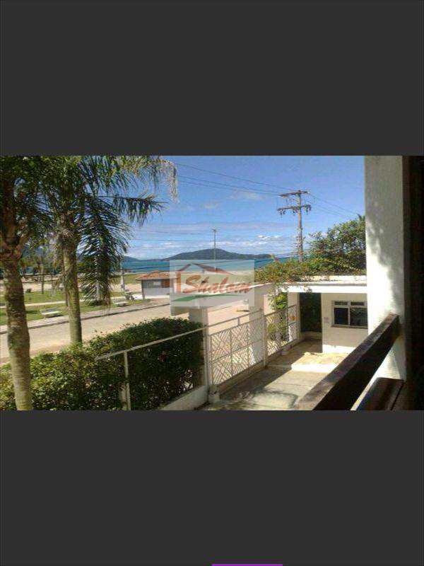 Kitnet em Caraguatatuba, no bairro Massaguaçu