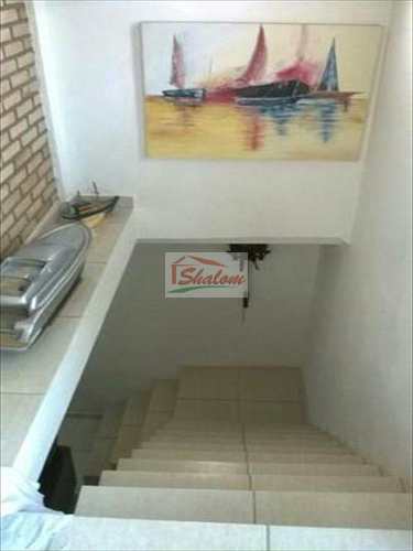 Sobrado, código 561 em Caraguatatuba, bairro Jaraguá