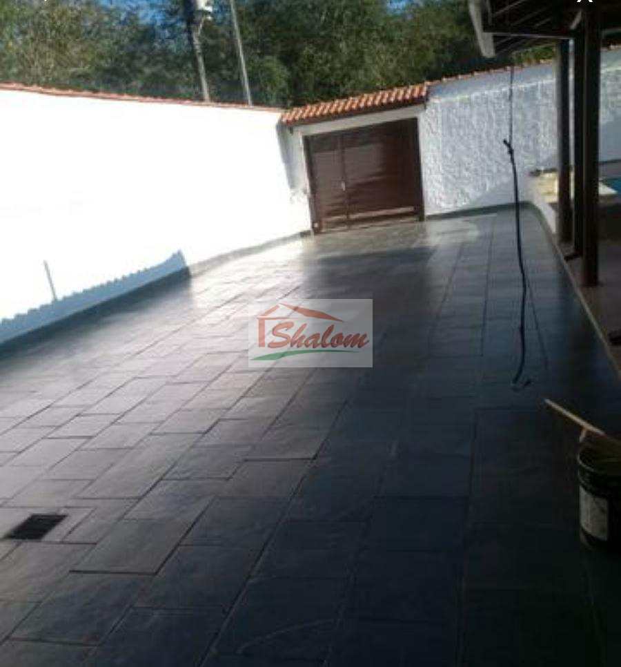 Casa Comercial em Caraguatatuba, no bairro Jardim Olaria