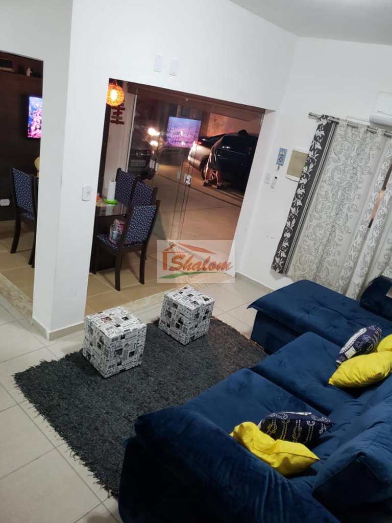 Sobrado de Condomínio em Caraguatatuba, no bairro Massaguaçu