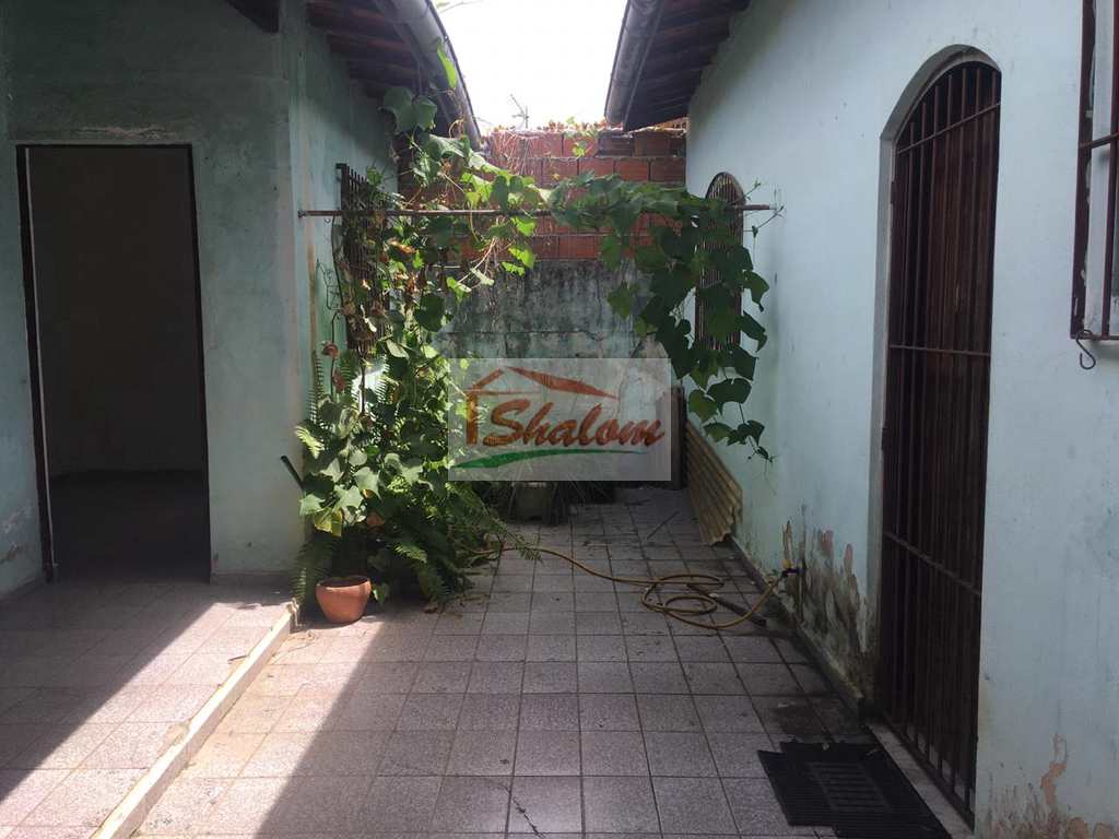 Casa em Caraguatatuba, no bairro Morro do Algodão
