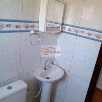 Sobrado em Caraguatatuba, bairro Balneário dos Golfinhos