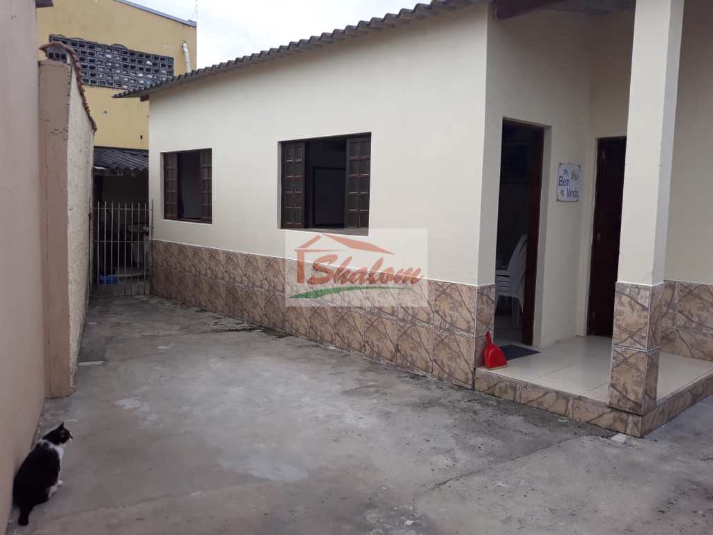 Casa em Caraguatatuba, no bairro Parque Balneário Poiares