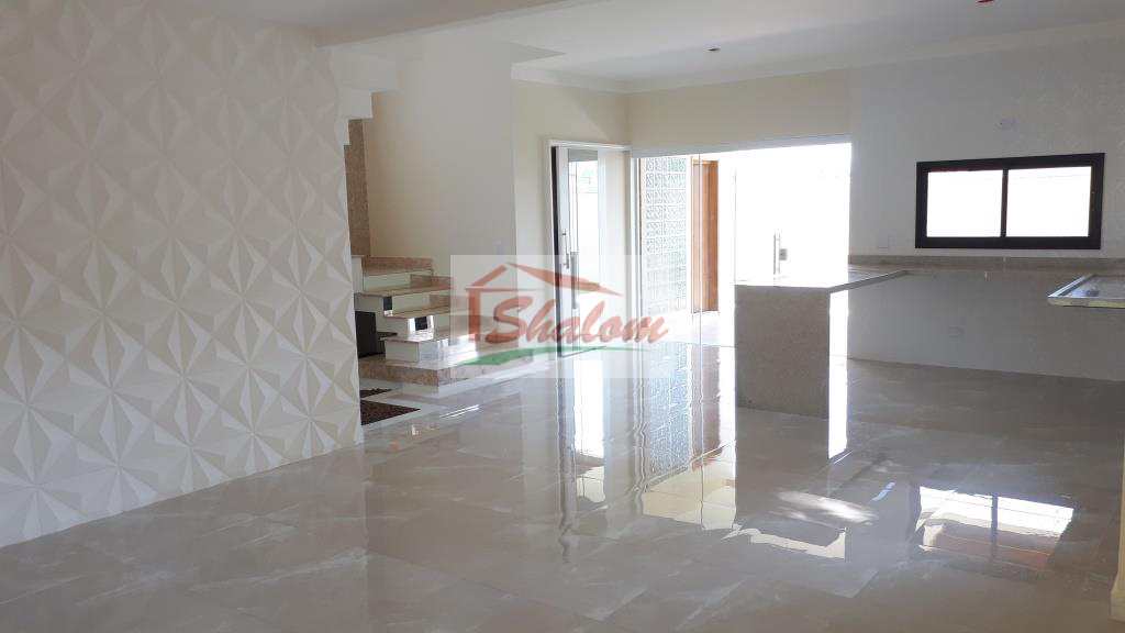 Casa em Caraguatatuba, no bairro Balneário Forest