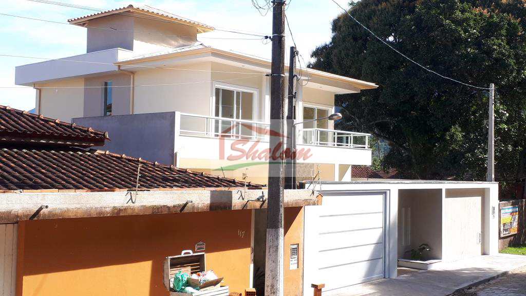 Casa em Caraguatatuba, no bairro Balneário Forest