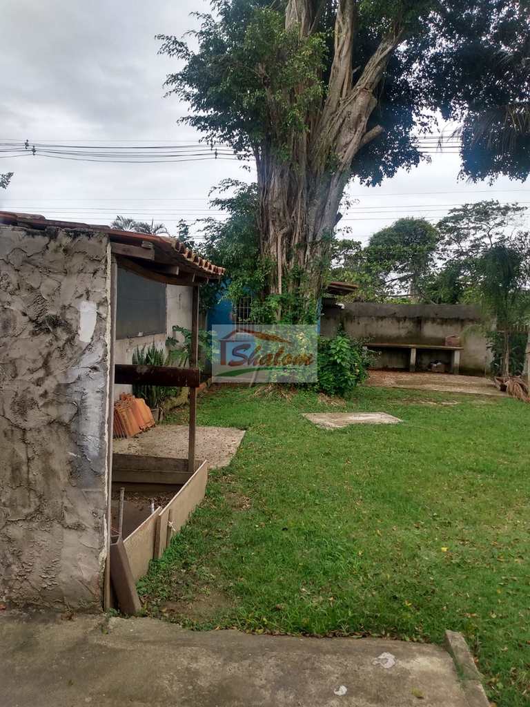 Casa em Caraguatatuba, no bairro Barranco Alto