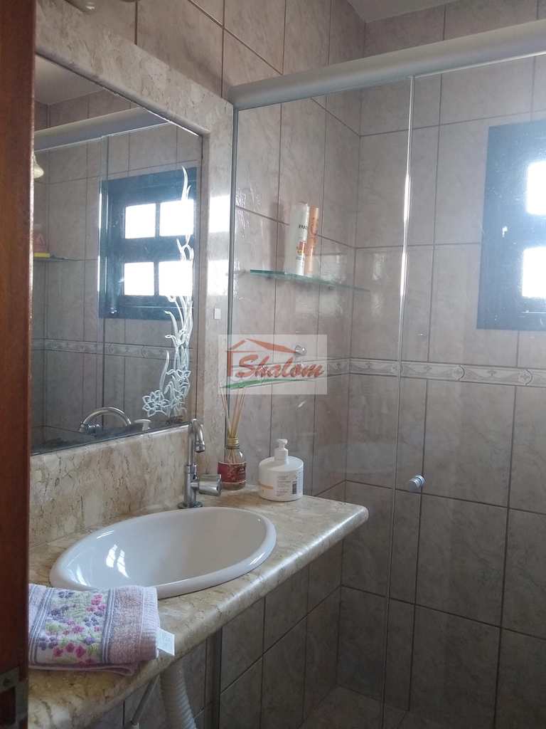 Casa em Caraguatatuba, no bairro Parque Balneário Poiares