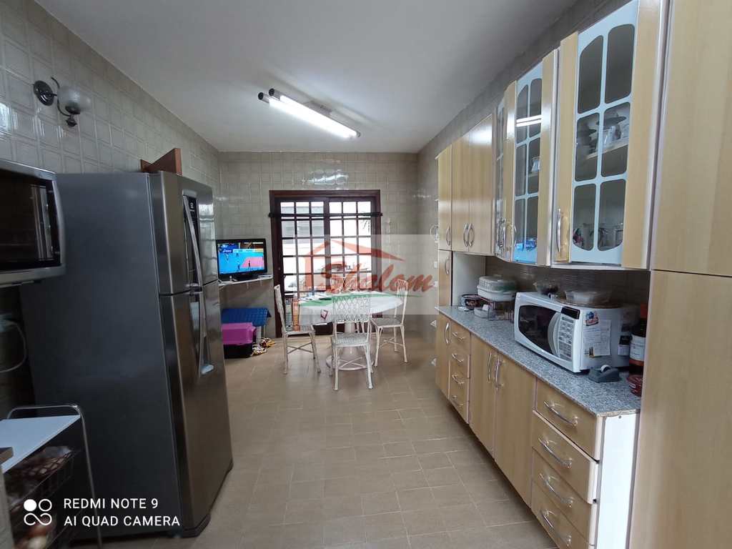 Casa em Caraguatatuba, no bairro Caputera