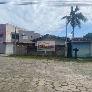 Casa em Caraguatatuba, bairro Jardim Terralão