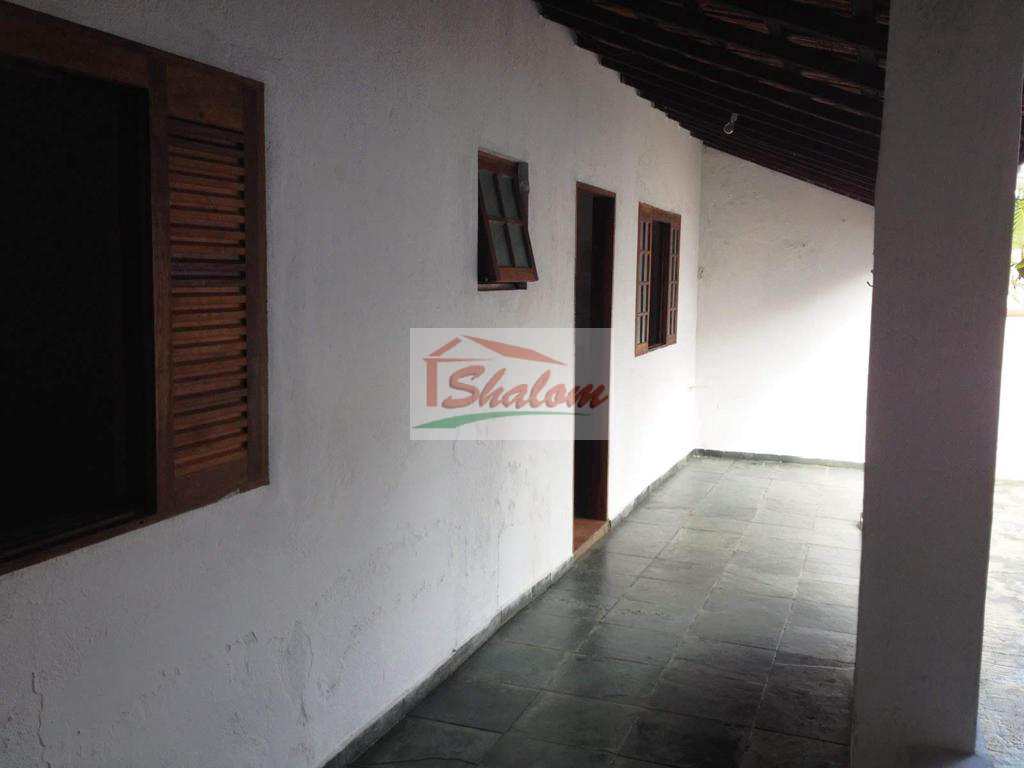 Casa em Caraguatatuba, no bairro Martim de Sá