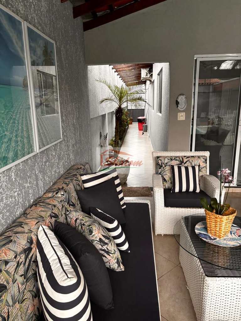 Casa em Caraguatatuba, no bairro Martim de Sá