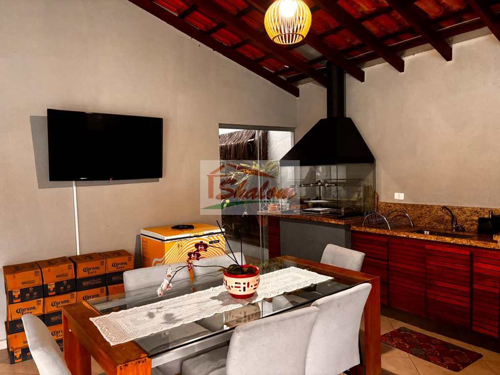 Casa em Caraguatatuba, no bairro Martim de Sá