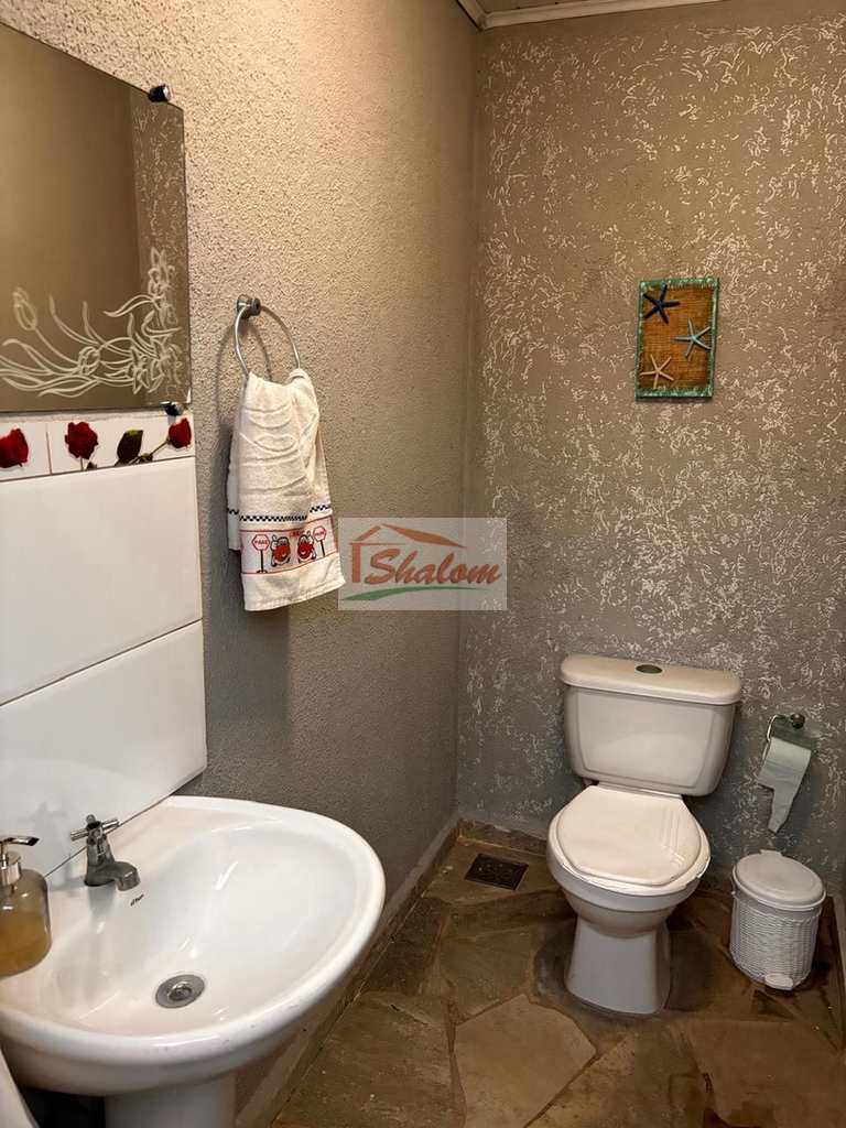 Casa em Caraguatatuba, no bairro Martim de Sá