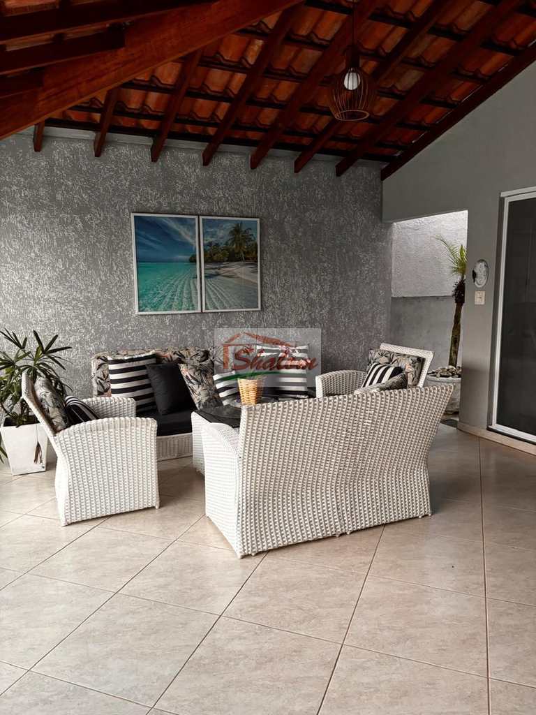 Casa em Caraguatatuba, no bairro Martim de Sá
