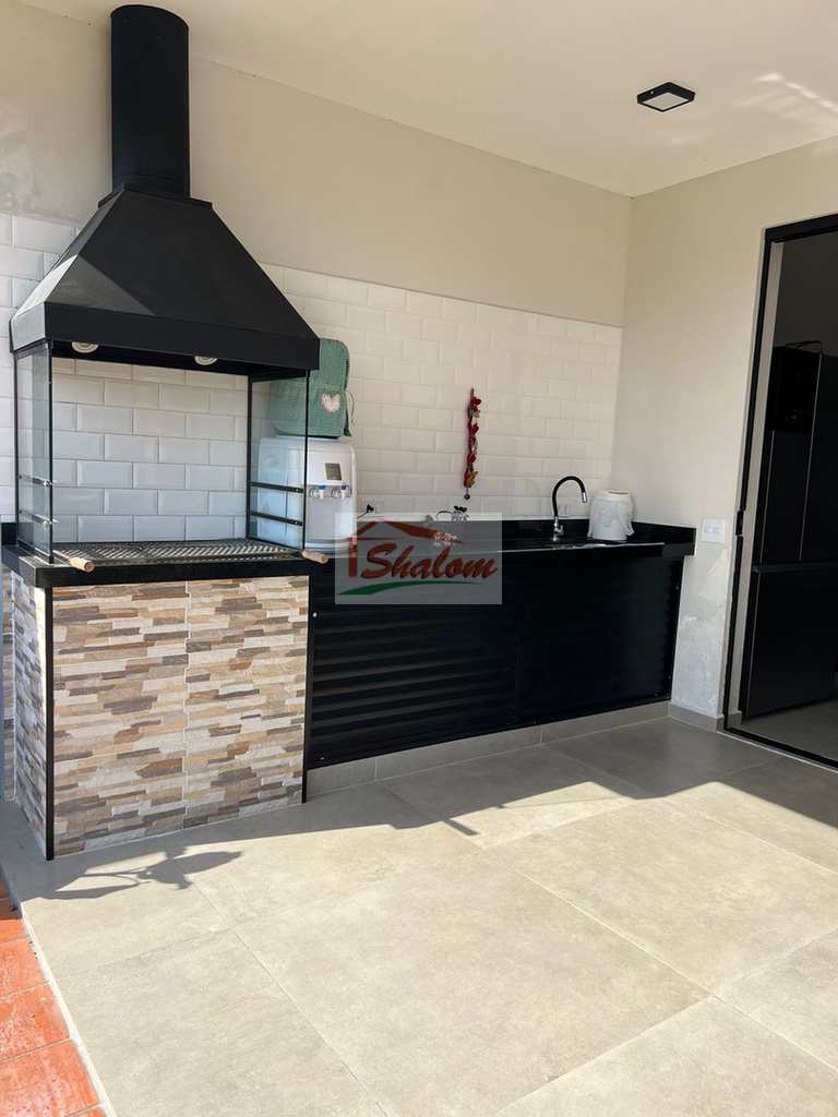 Casa em Caraguatatuba, no bairro Centro