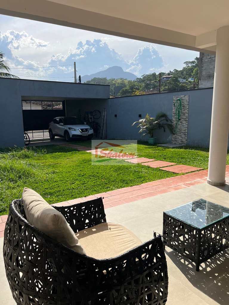 Casa em Caraguatatuba, no bairro Centro