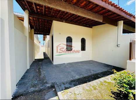 Casa em Caraguatatuba, no bairro Poiares