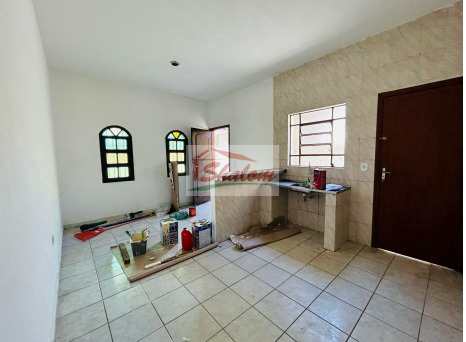 Casa em Caraguatatuba, no bairro Poiares