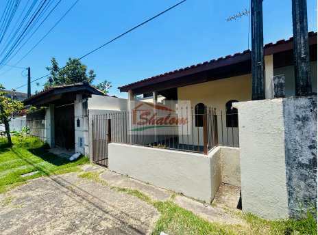 Casa em Caraguatatuba, no bairro Poiares