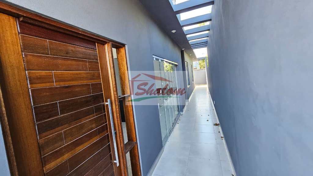 Casa em Caraguatatuba, no bairro Balneário dos Golfinhos