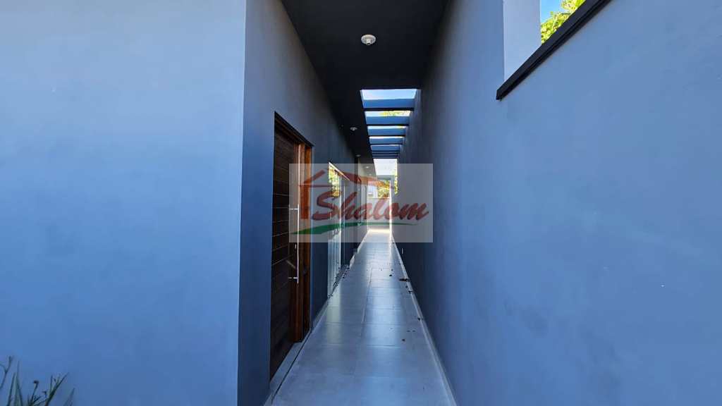 Casa em Caraguatatuba, no bairro Balneário dos Golfinhos