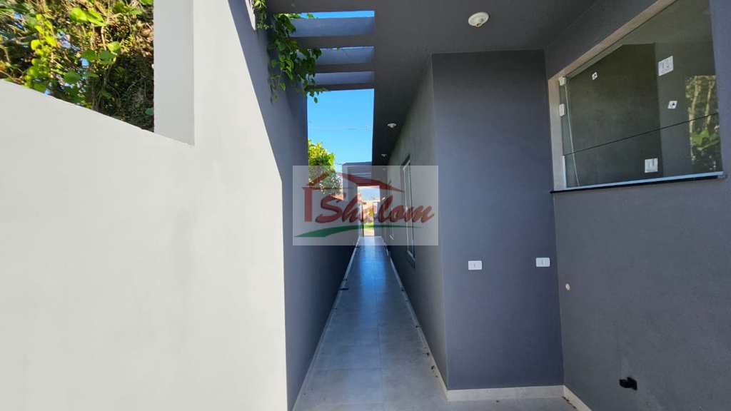 Casa em Caraguatatuba, no bairro Balneário dos Golfinhos