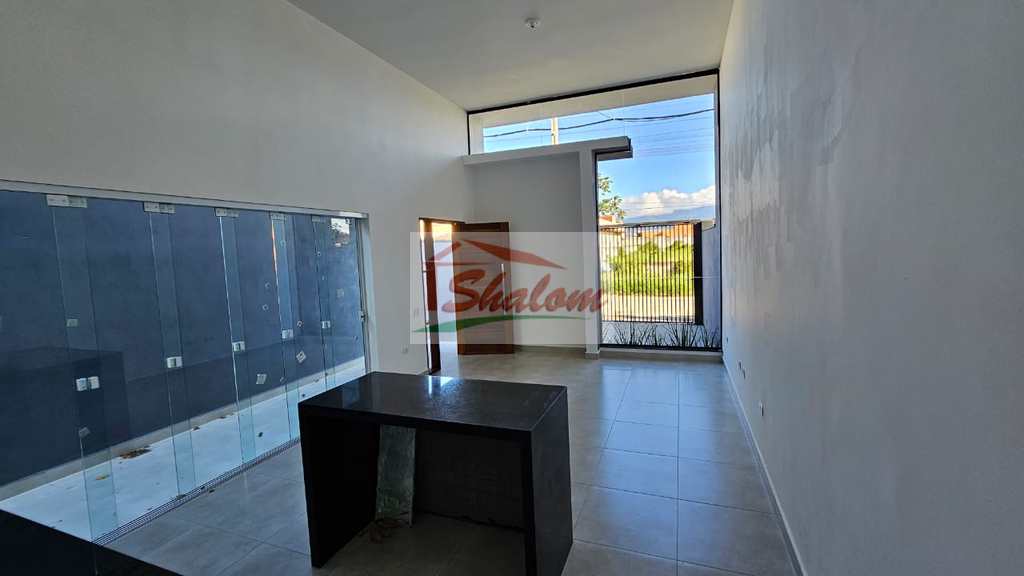 Casa em Caraguatatuba, no bairro Balneário dos Golfinhos