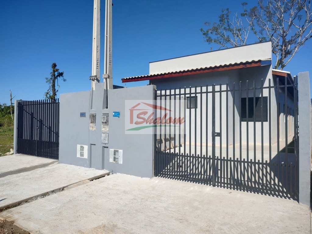 Casa em Caraguatatuba, no bairro Balneário dos Golfinhos