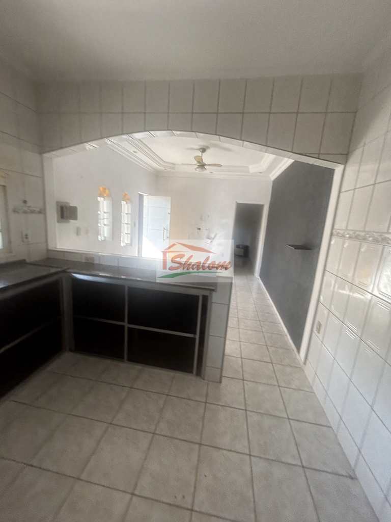Casa em Caraguatatuba, no bairro Porto Novo