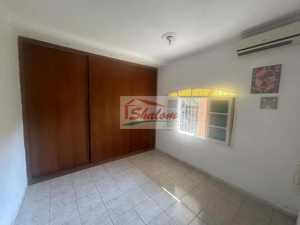 Casa em Caraguatatuba, no bairro Porto Novo