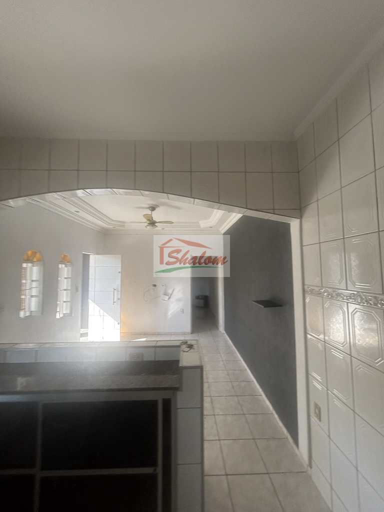 Casa em Caraguatatuba, no bairro Porto Novo