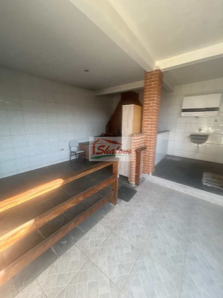 Casa em Caraguatatuba, no bairro Porto Novo