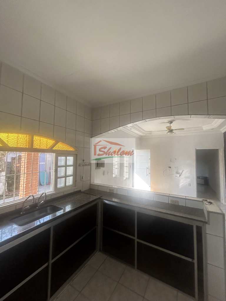 Casa em Caraguatatuba, no bairro Porto Novo