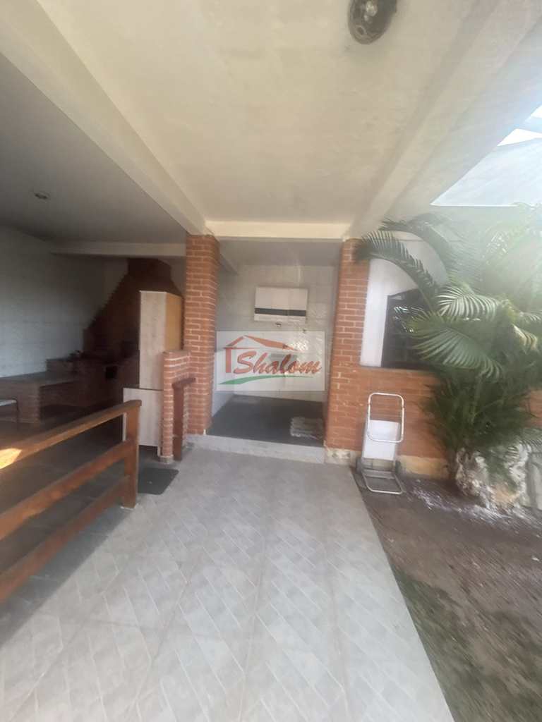 Casa em Caraguatatuba, no bairro Porto Novo