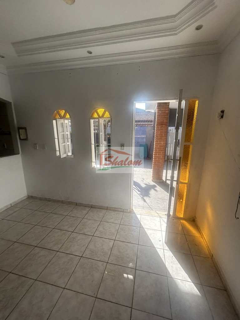 Casa em Caraguatatuba, no bairro Porto Novo
