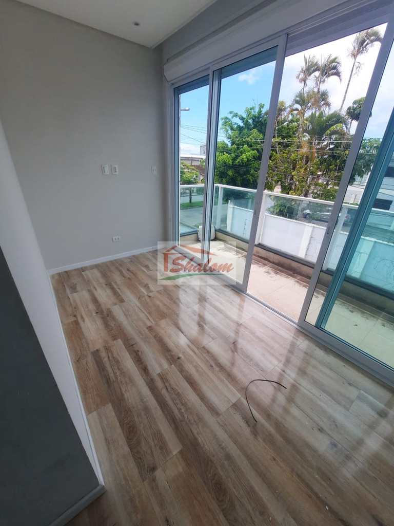 Casa em Caraguatatuba, no bairro Indaiá