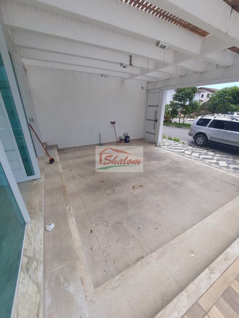 Casa em Caraguatatuba, no bairro Indaiá